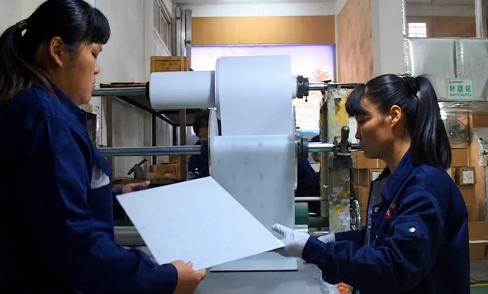 Reflective film laminating machine